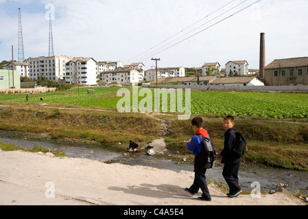 Les enfants à Kaesong, en Corée du Nord (RPDC) Banque D'Images