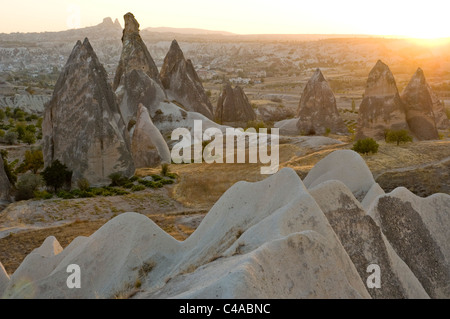 Photographie de l'Kapadokya piliers en Turquie au lever du soleil Banque D'Images