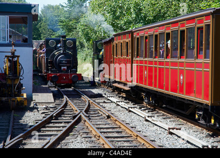 Tallyllyn Railway trains à pendre, Tywyn, Gwynedd, Pays de Galles. La Talyllyn préservé est le premier chemin de fer. Banque D'Images