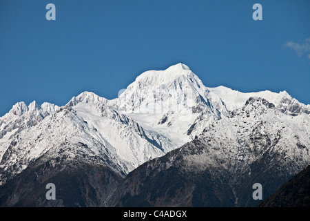 Mt Tasman, vu de Fox Glacier, Nouvelle-Zélande, île du Sud Banque D'Images