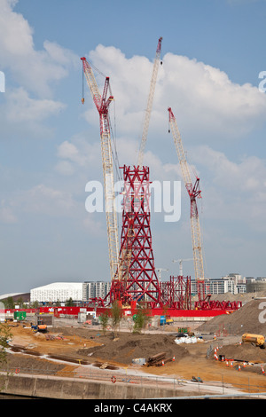 Anish Kapoor's Olympic 2012, Mittal tour orbitale en construction, Londres, Stratford, Angleterre, Royaume-Uni. Banque D'Images