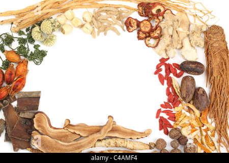 La médecine traditionnelle chinoise sur fond blanc. Banque D'Images