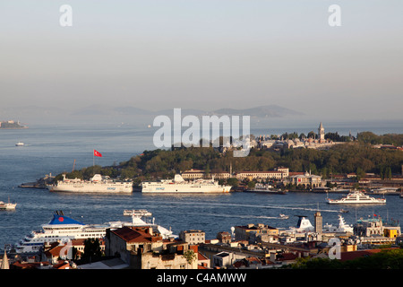 Le Palais de Topkapi et le port et la corne d'or à Istanbul, Turquie Banque D'Images