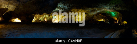 Vue panoramique de la grande pièce à l'intérieur de Carlsbad Caverns Banque D'Images