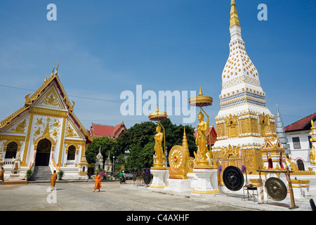 La Thaïlande, Nakhon Phanom, Nakhon Phanom. 24 mètres de haut, le vénéré Phra Nakhon chedi du Wat Maha That. Banque D'Images