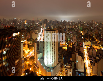 Sao Paulo vu depuis le toit-terrasse de l'Edificio Italia. Brésil Banque D'Images