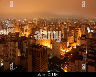 Sao Paulo vu depuis le toit-terrasse de l'Edificio Italia. Brésil Banque D'Images