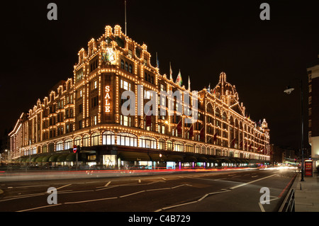 Le célèbre grand magasin Harrods à Londres Knightsbridge. Banque D'Images