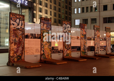 Reste du mur de Berlin à la Potsdamer Platz à Berlin. Banque D'Images