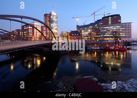 Le Centre du commerce hanséatique de Hambourg est un immeuble de bureaux modernes dans le quartier Speicherstadt, Allemagne Banque D'Images