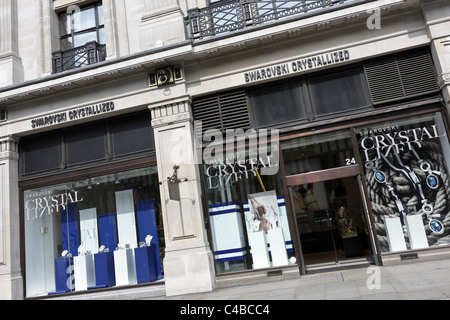 Détaillant de cristal Swarovski,un de leurs devantures commerciales magasin West End vue ici à un aspect légèrement incliné. Banque D'Images