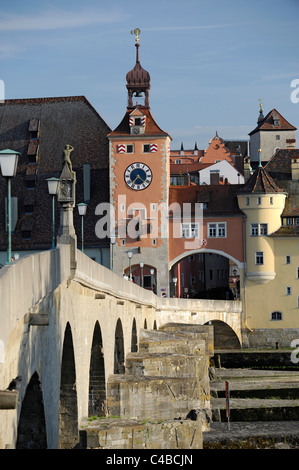 Ancien et célèbre ville de Bavière Ratisbonne en Allemagne avec la vieille ville et maisons de la cité médiévale Banque D'Images