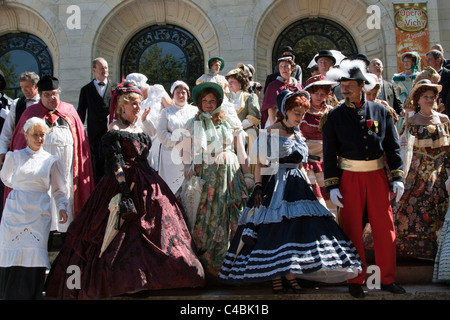 Des personnages costumés pour la fête du 3e Napoléon à Vichy Allier France Banque D'Images