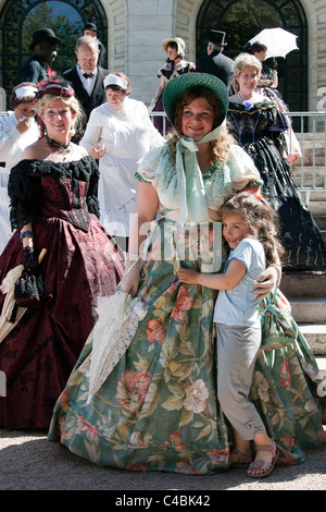 Des personnages costumés pour la fête du 3e Napoléon à Vichy Allier France Banque D'Images