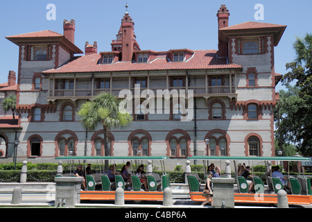 St Saint Augustine Floride, Flagler College, ancien Hôtel Ponce de Leon, Old Town trolley, bâtiment, les visiteurs Voyage tourisme touristique landma Banque D'Images