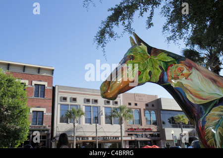 Ocala Florida,Downtown Square,Horse Fever,statue de fibre de verre,art d'art,peint,bâtiments historiques,ville horizon paysage urbain,les visiteurs Voyage à Banque D'Images