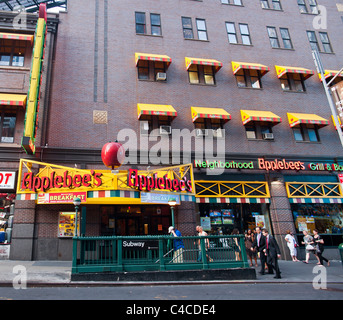 Une succursale de la chaîne de restaurants Applebee's à New York le mercredi, 8 juin 2011. (© Richard B. Levine) Banque D'Images