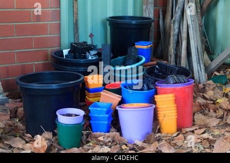 Pots en plastique Banque D'Images