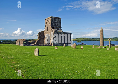 St Mary's Abbaye Augustinienne, Devenish Island Site Monastique, Lower Lough Erne, en Irlande du Nord, Comté de Ferrmanagh Banque D'Images