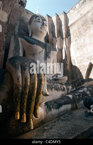 Statue du Bouddha Géant. Phra Achana Wat Si Chum Sukhothai Banque D'Images