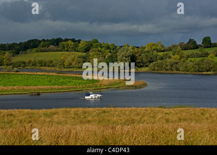 Bateau qui jusqu'Lough Erne vers Enniskillen, comté de Fermanagh, en Irlande du Nord Banque D'Images