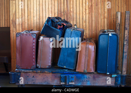 Vieille valise et sacs de voyage Banque D'Images