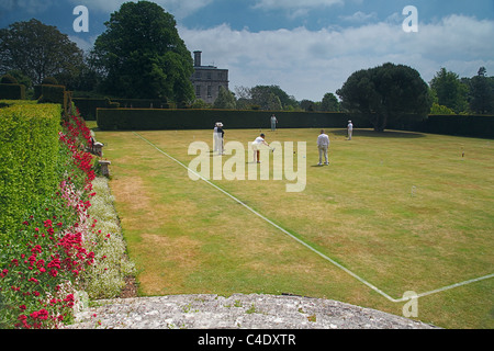 Une partie de croquet sur la pelouse de croquet à Kingston Maurward College, Dorchester, Dorset, England, UK Banque D'Images