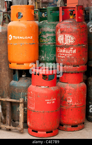 Bouteilles de gaz GPL, Siem Reap, Cambodge Banque D'Images