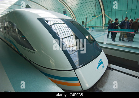Le Shanghai Maglev (zhui feng), le train le plus rapide du monde, Shanghai, Chine. Banque D'Images