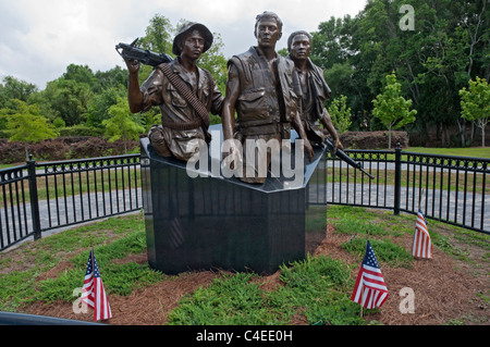 La Floride Floride Apalachicola. Vietnam Veterans Memorial Plaza est un détail de la fonte Vietnam Memorial à Washington Banque D'Images