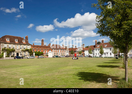 Le parc de la ville verte à la place de choristes, Salisbury, Wiltshire, Angleterre, Royaume-Uni Banque D'Images