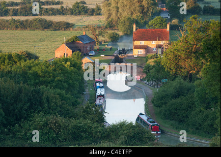 Napton on the Hill. Canal d'Oxford au lever du soleil. Le Warwickshire, Angleterre Banque D'Images