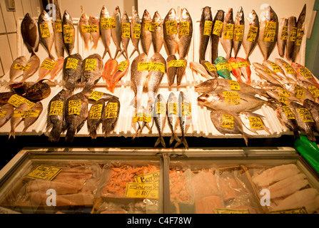 Du poisson au marché de poissons de Billingsgate Banque D'Images