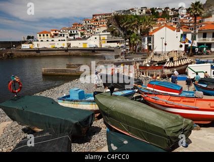 Le village de pêcheurs de Camara de Lobos, Madère. Banque D'Images