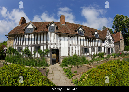 Mary Arden's House in Henley-in-Arden, accueil de la mère de Shakespeare, Tudor farmhouse à colombages, Stratford-upon-Avon, Warwickshire, Banque D'Images