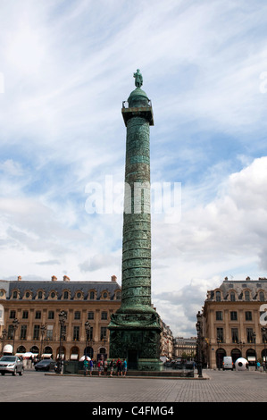 La colonne Vendôme avec statue de Napoléon Bonaparte, sur la Place Vendôme à Paris, France Banque D'Images