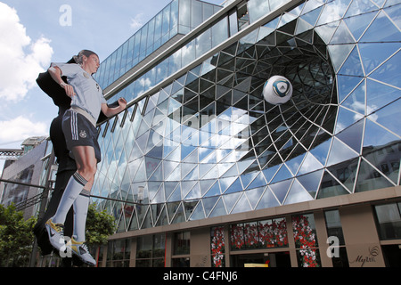 La publicité pour la Coupe du Monde FIFA Femme Allemagne 2011 avec Birgit Prinz au centre-ville de Francfort, Allemagne (26 juin - 17 Juillet) Banque D'Images