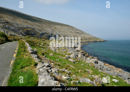 La Route de la côte, à tête noire, le Burren, comté de Clare, Irlande Banque D'Images