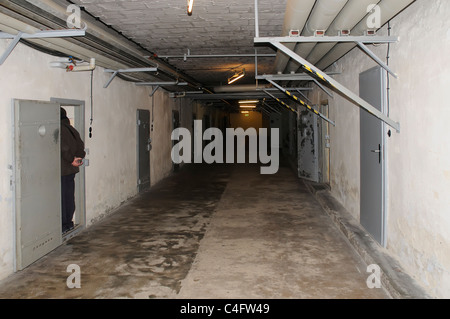 Des couloirs et des cellules dans la prison de Hohenschonhausen dans l'Est de Berlin, Allemagne Banque D'Images