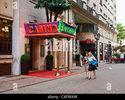 Un casino à Vorosmarty Square. Budapest, Hongrie Banque D'Images