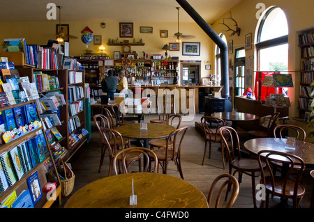Tables en bois dans le magasin général de San Gregorio, San Gregorio, Comté de San Mateo, Californie Banque D'Images