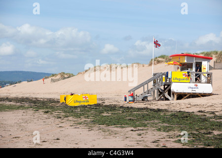 Station de sauvetage de la RNLI sur plage à Exmouth Devon UK Banque D'Images