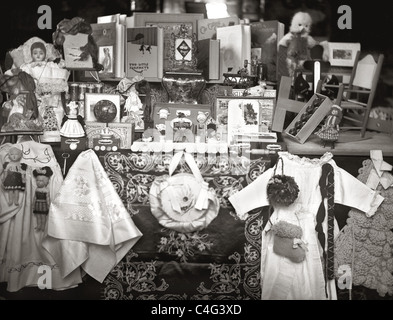 Photographie originale d'un magasin de jouets Edwardian ou victorien avant / vitrine prise d'un négatif de verre, Royaume-Uni Banque D'Images