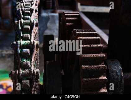 Détail d'une vieille machine rouillée et abandonnée. Banque D'Images