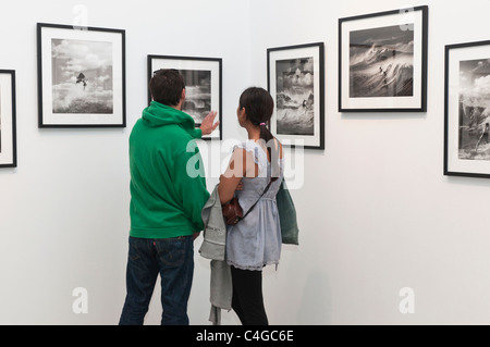 Affichage de la couple Ed Freeman Photography Gallery ouverture de sa nouvelle exposition, 31 jours. Banque D'Images