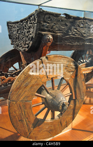 Wagon en bois antique, Viking Ship Museum, Bygdøynesveien, Péninsule de Bygdøy, Oslo, Oslo, comté d'Østlandet, Norvège Région Banque D'Images