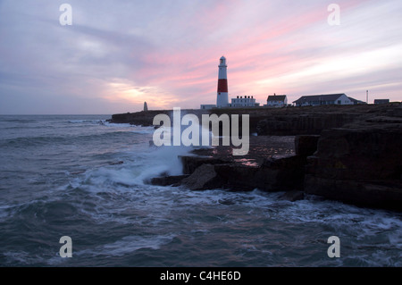 La Trinity House phare de portland bill, sur l'île de Portland, dans le Dorset, sur une soirée orageuse. côte jurassique, Angleterre, Royaume-Uni. Banque D'Images