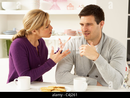 Couple Having Argument At Home Banque D'Images