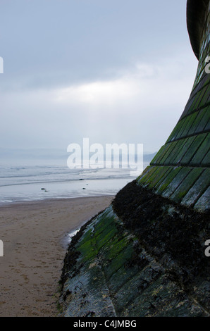 Seawall à Filey, East Riding of Yorkshire, regard vers Flamborough Head, UK Banque D'Images