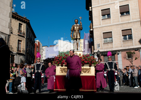 Procession religieuse pour Festival de San Isidro, Madrid, Espagne Banque D'Images